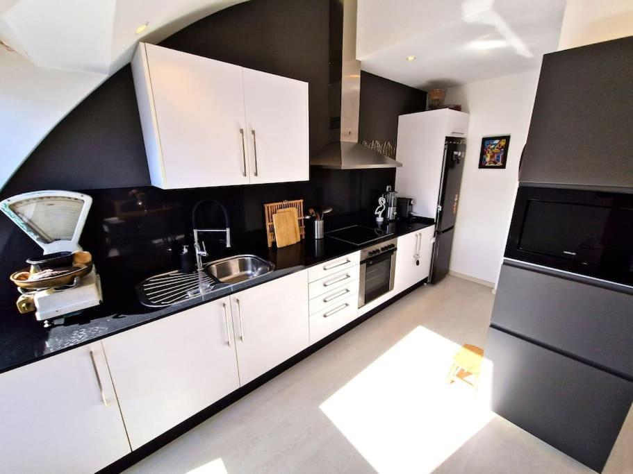 Apartamento Deluxe Vistas Al Mar Burela Exteriör bild