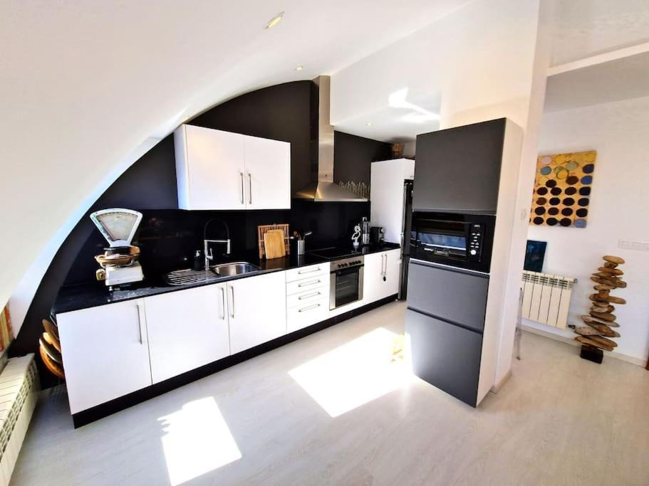 Apartamento Deluxe Vistas Al Mar Burela Exteriör bild